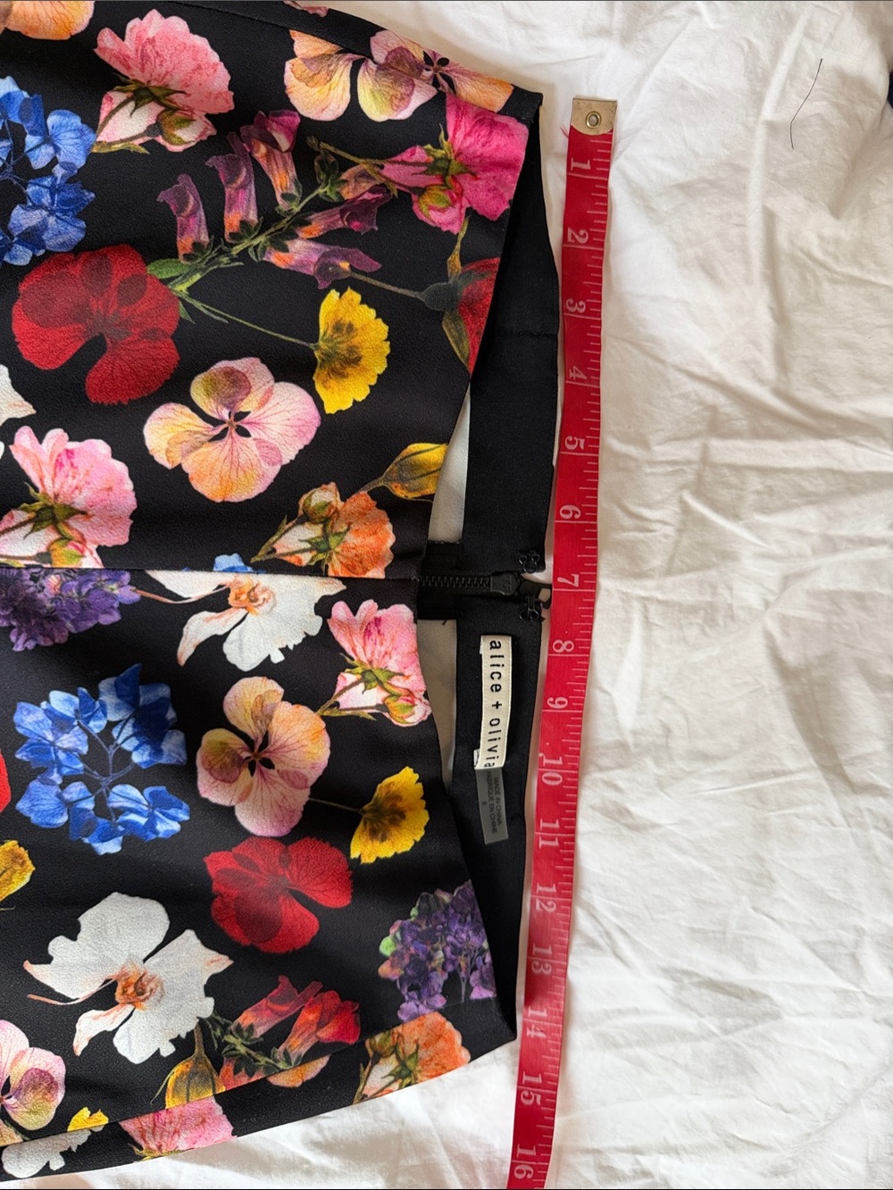 Alice + Olivia Black Floral Bootcut Pants Botanical Black - Picture 11 of 11